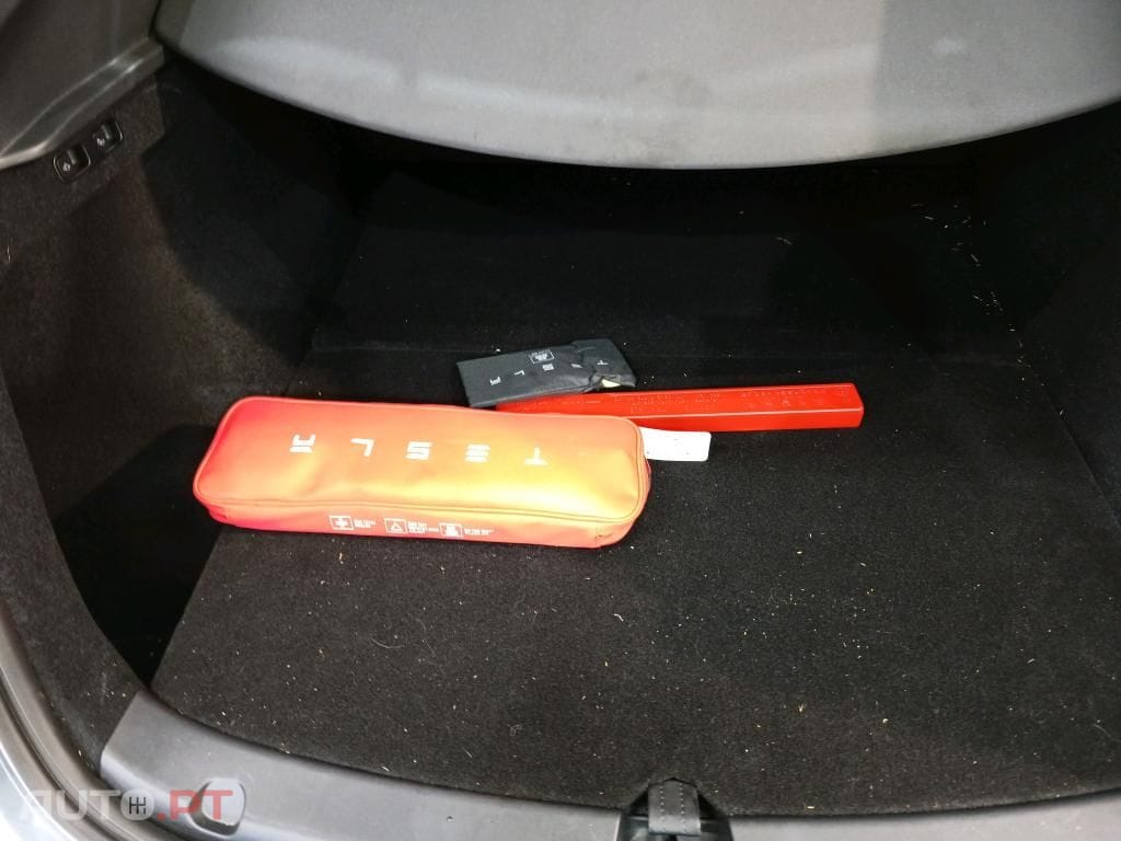 Tesla Model Y Long Range Tração Traseira