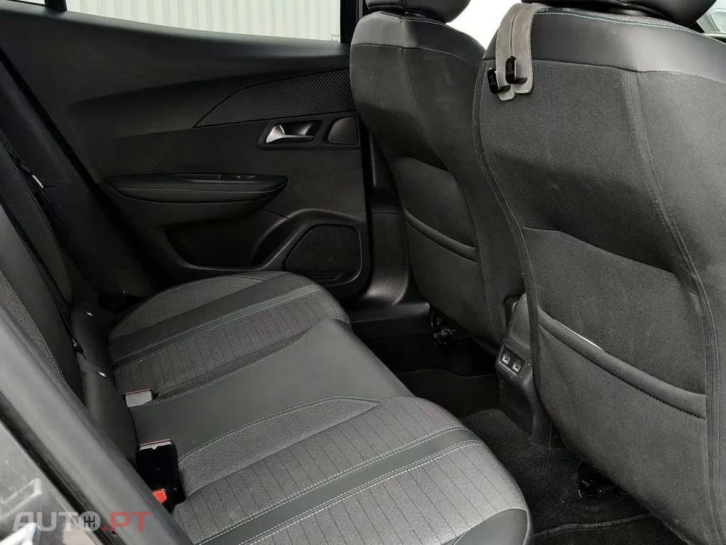 Peugeot 2008 1.2 PureTech Allure