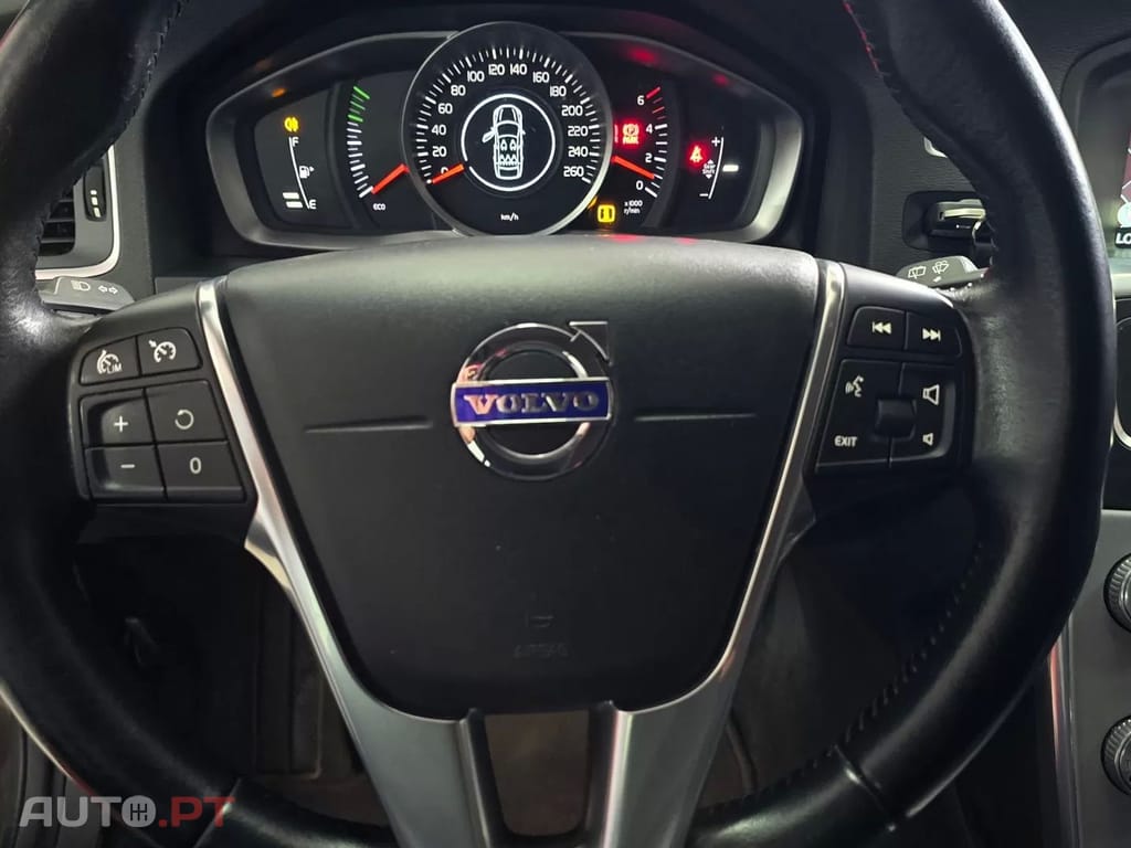 Volvo V60 Cross Country 2.0 D3 Momentum