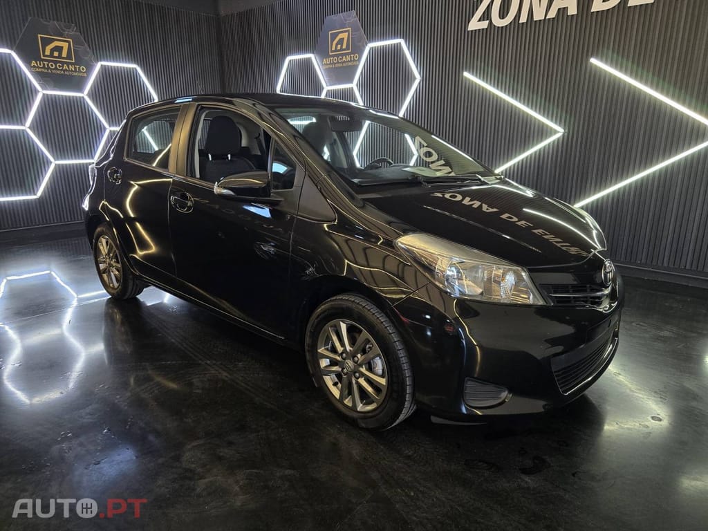 Toyota Yaris 1.3 VVT-i Sol High Pack
