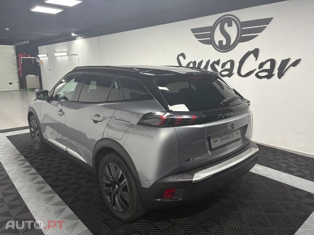 Peugeot E-2008 50 kWh GT