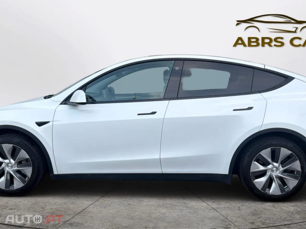 Tesla Model Y RWD
