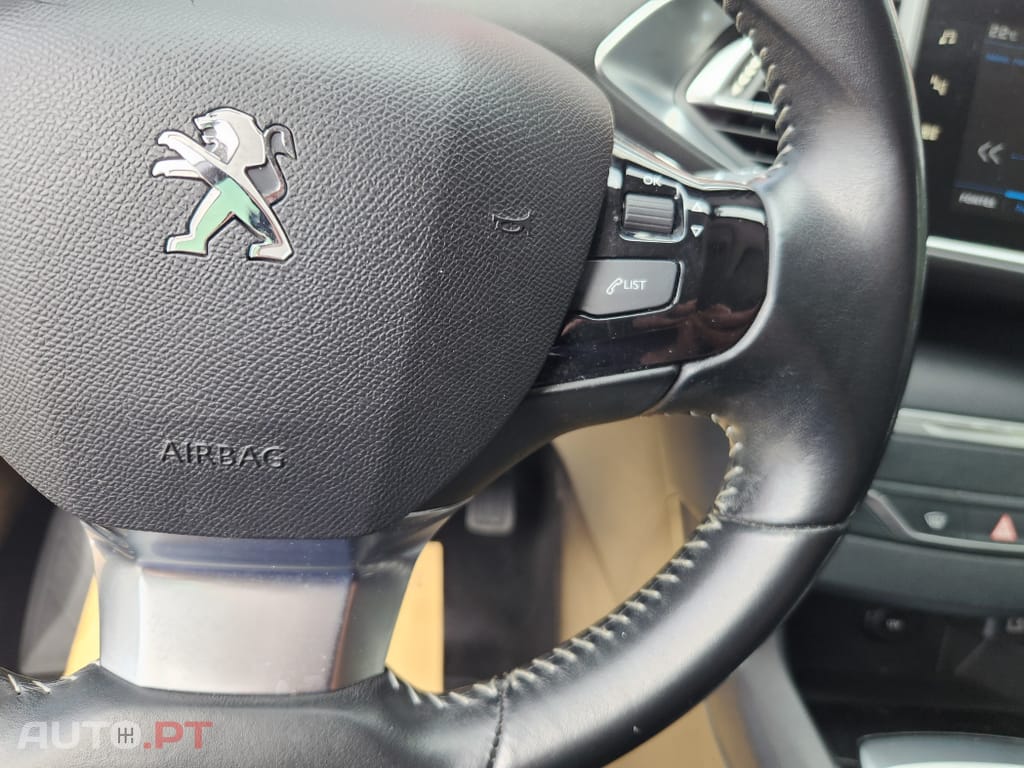 Peugeot 308 1.5 BlueHDi Business Line