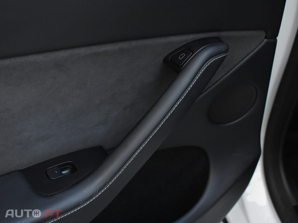 Tesla Model Y Performance Tração Integral