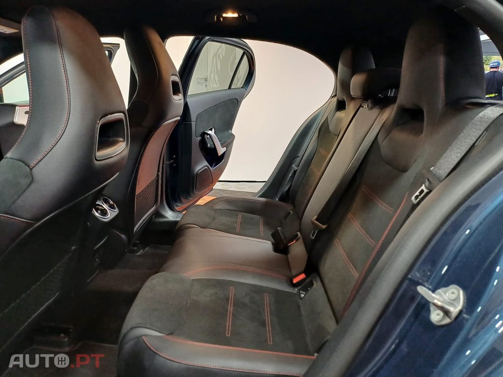 Mercedes-Benz A 180 Mercedes Benz A 180 AMG Line Advanced
