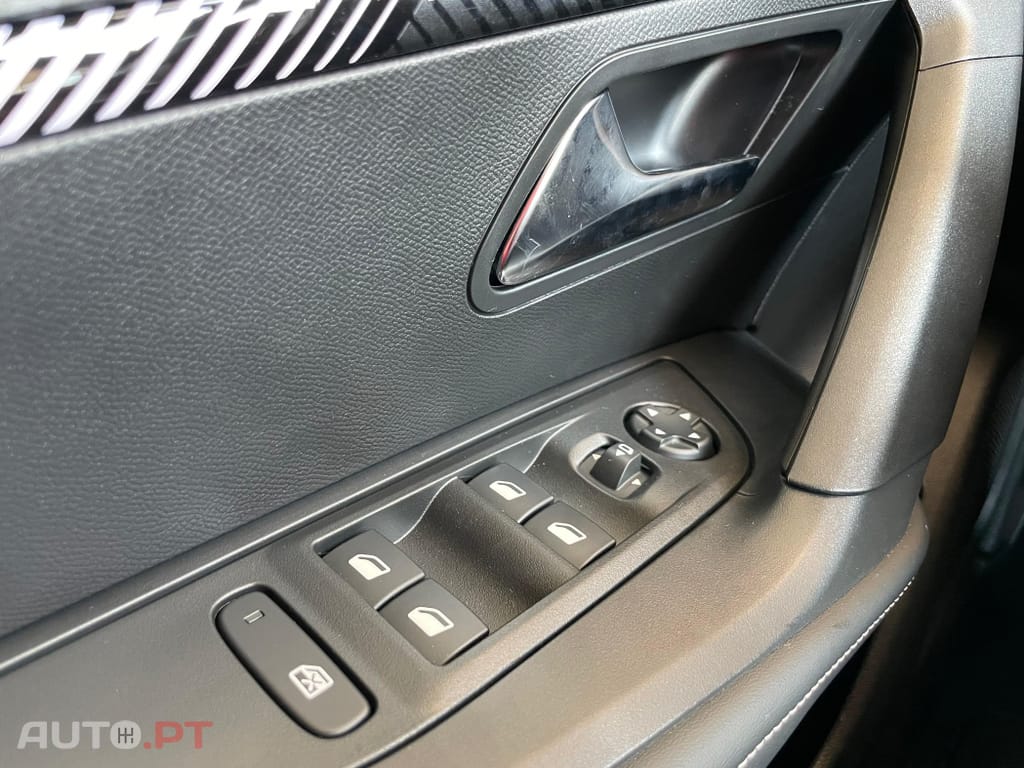 Peugeot 2008 1.2 PureTech Active Pack