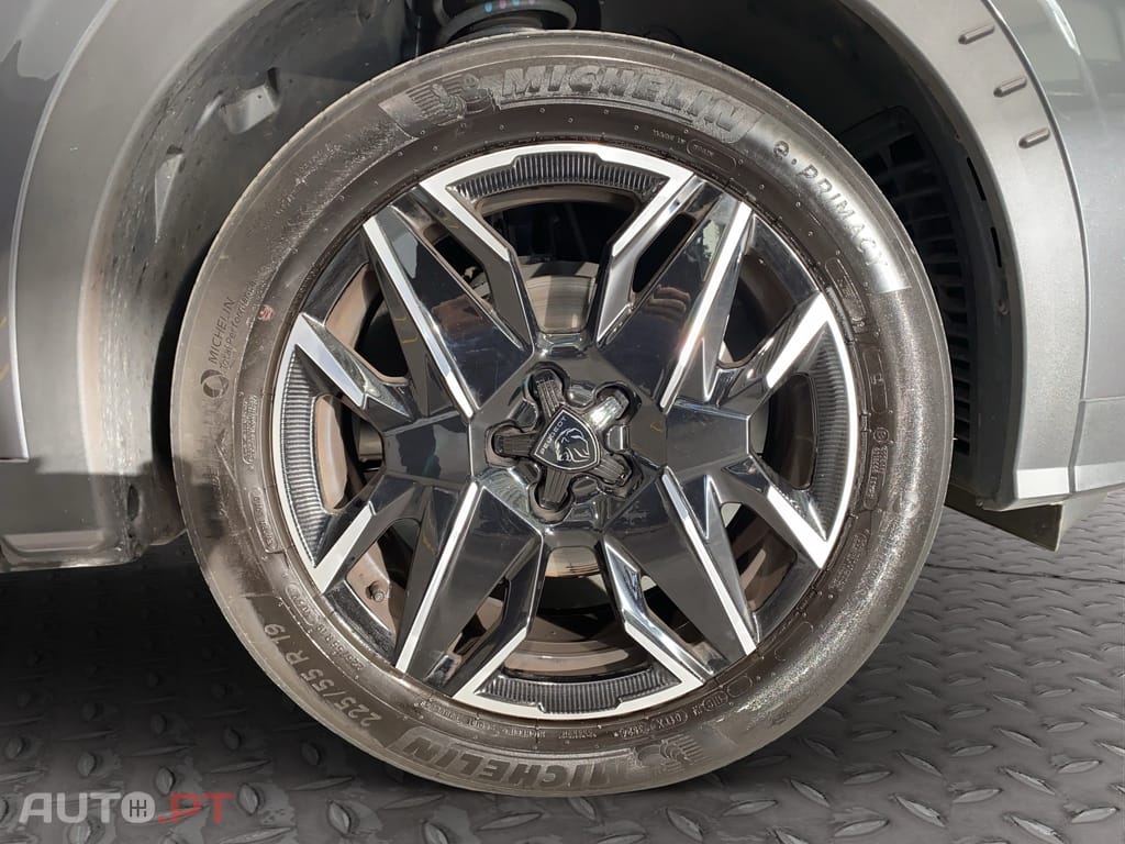 Peugeot 3008 1.2 Hybrid Allure e-DCS6