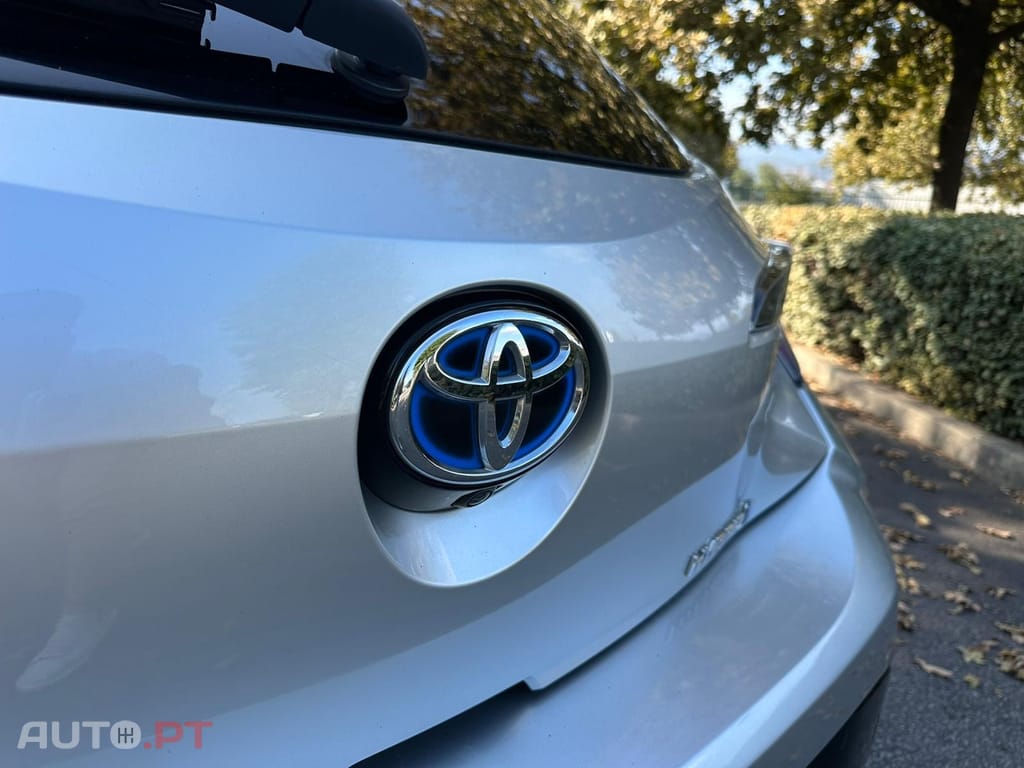 Toyota Corolla 2.0 Hybrid Square Collection