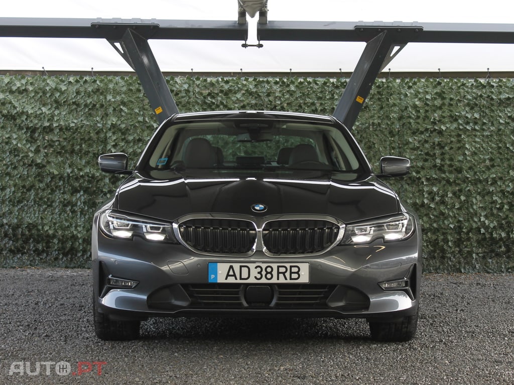 BMW 330 e Line Sport Auto