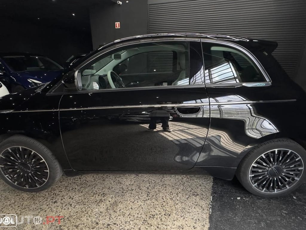 Fiat 500e La Prima