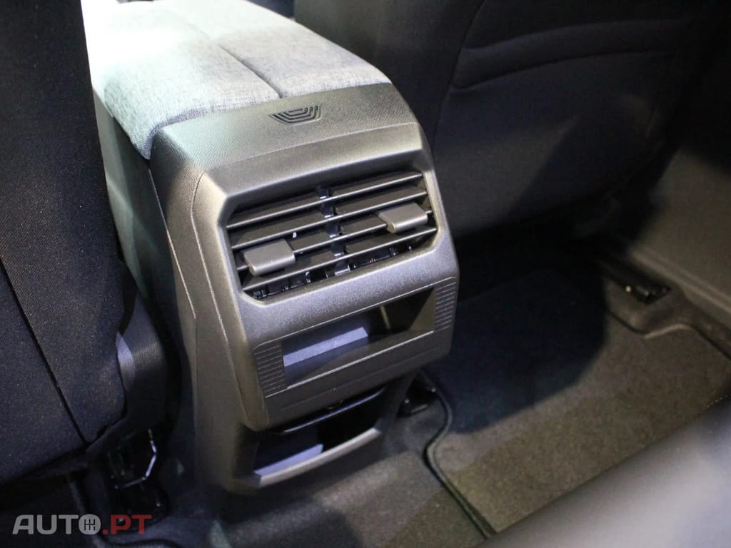 Peugeot 3008 1.2 Hybrid Allure e-DCS6