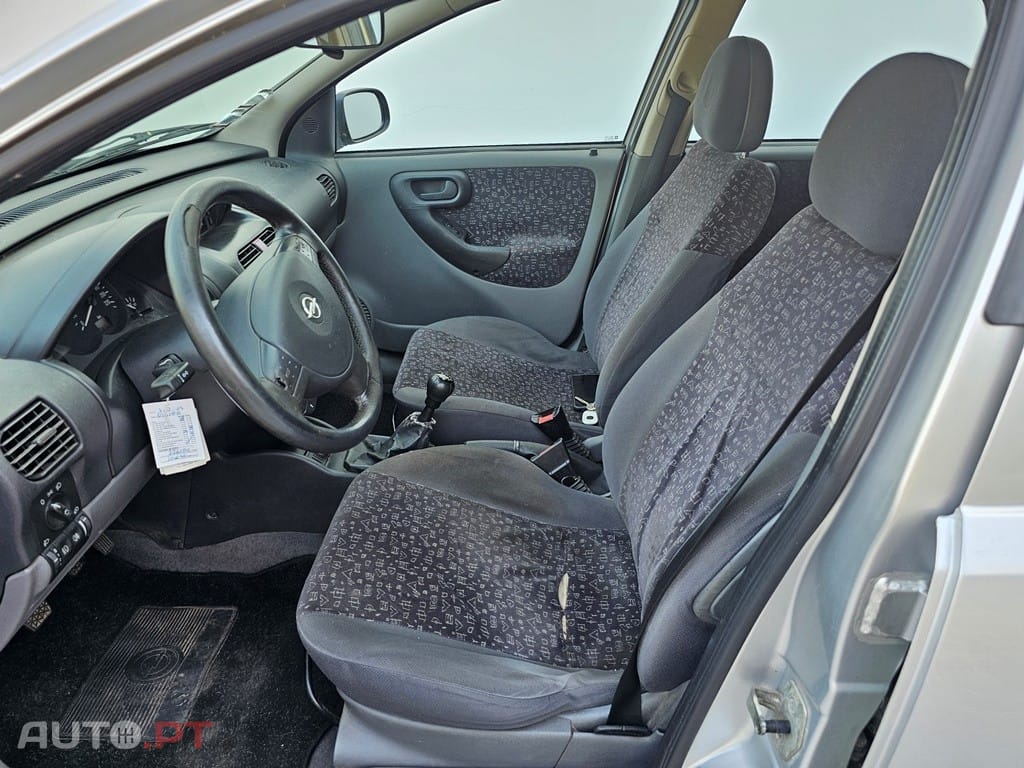 Opel Corsa 1.2 16V Confort