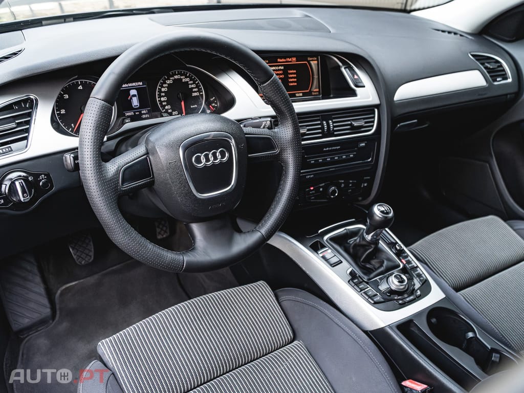 Audi A4 2.0 TDi Look RS4