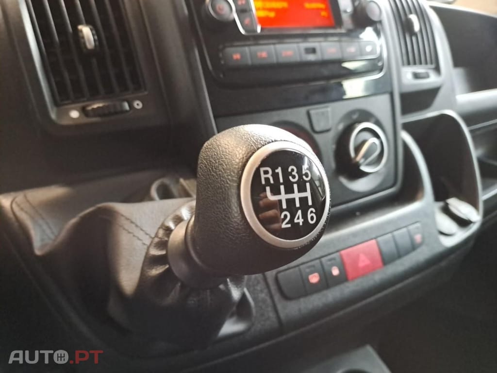 Peugeot Boxer 2.2 BlueHDi 165 S&S 
