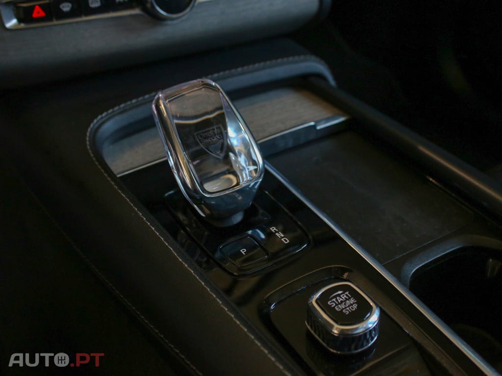 Volvo XC90 2.0 T8 PHEV Core AWD