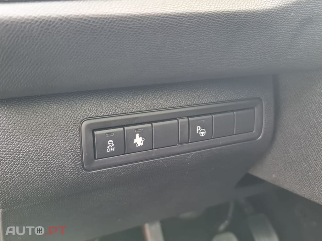 Peugeot 308 1.6 BlueHDi Allure J17