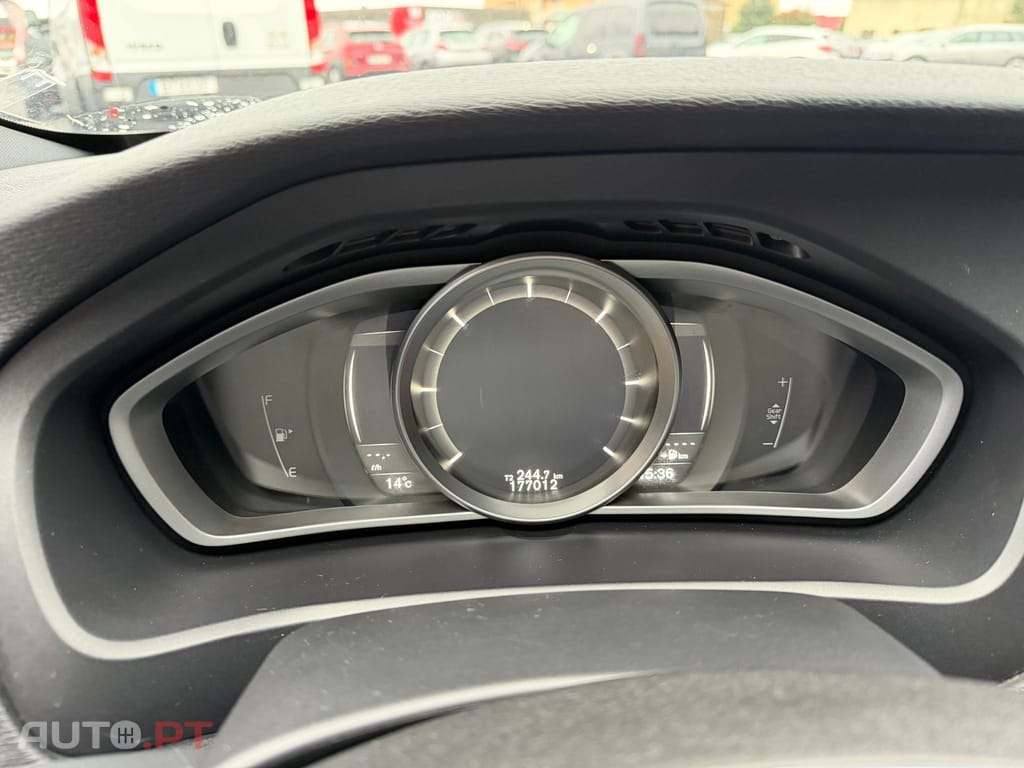 Volvo V40 2.0 D2 R-Design