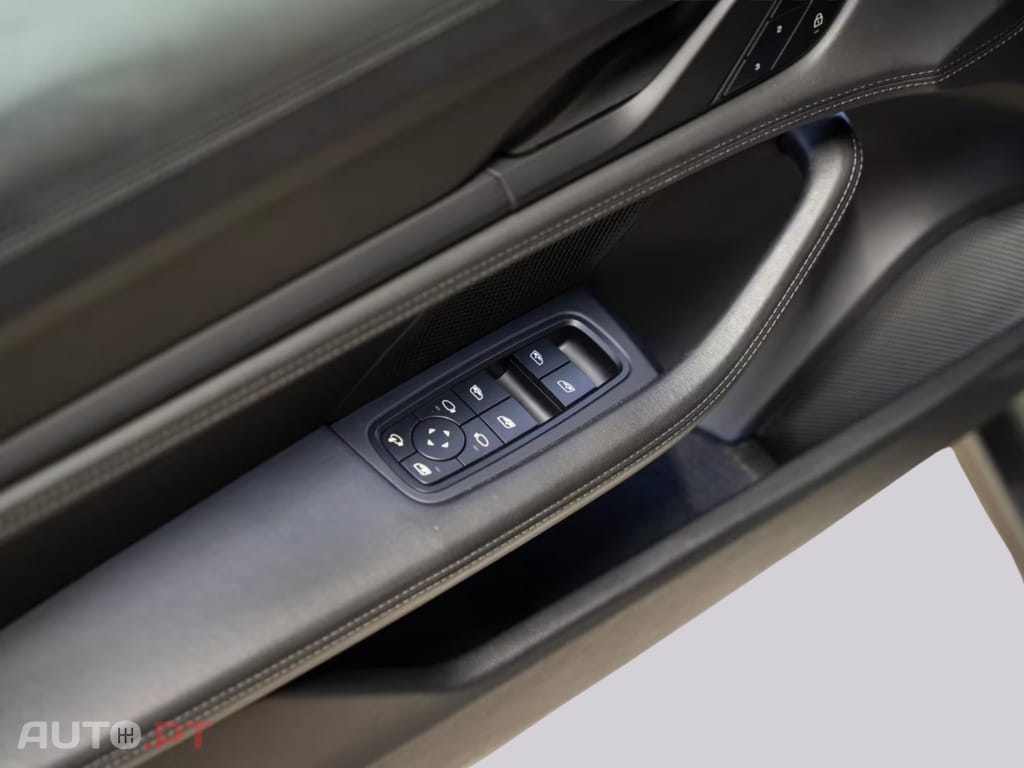 Porsche Taycan Turbo S I.V.A DEDUTIVEL