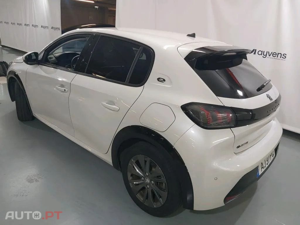 Peugeot E-208 50 kWh Allure