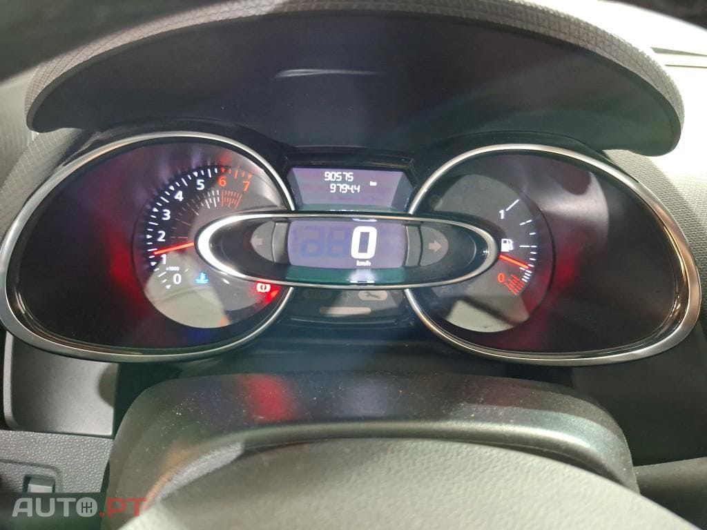 Renault Clio 0.9 TCe Limited Bi-Fuel