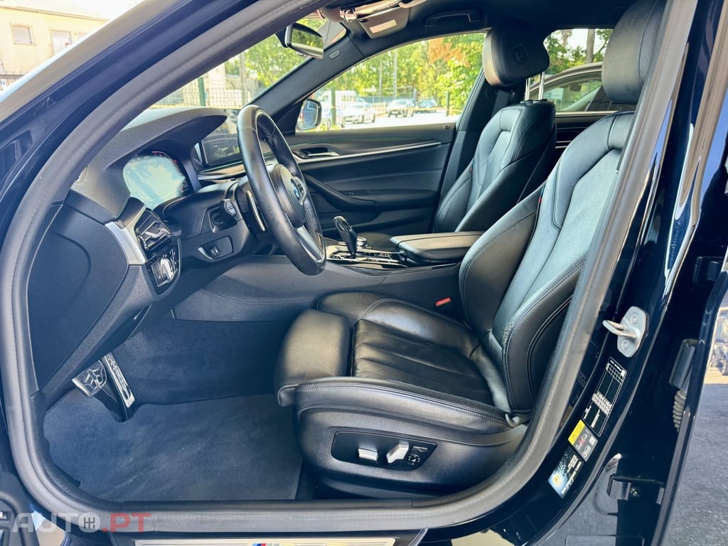BMW 530 e Pack Desportivo M