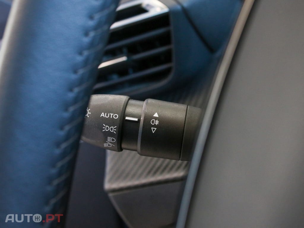 Peugeot E-208 50 kWh Active