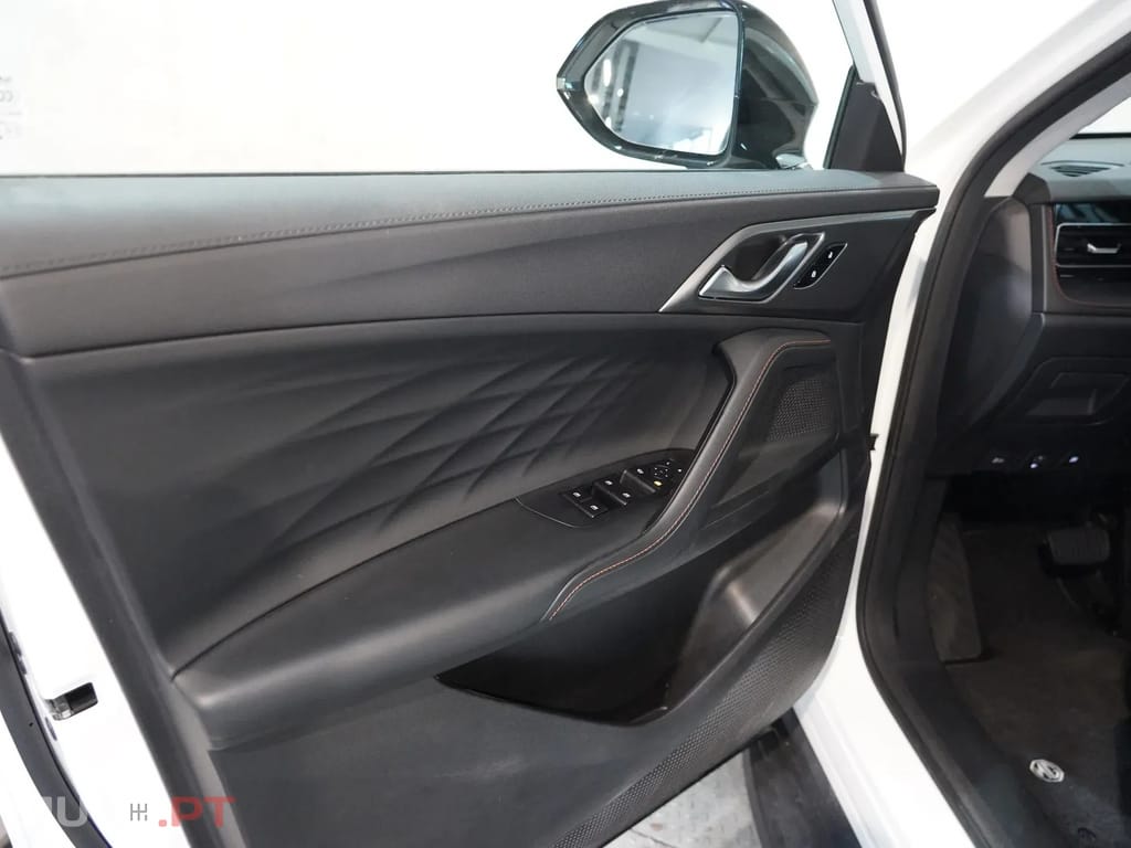 MG HS 1.5 T-GDI Plug In Hybrid Luxury
