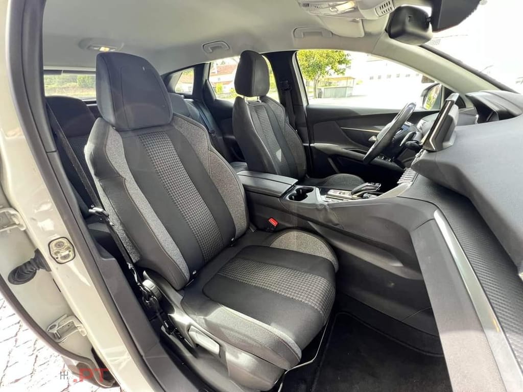Peugeot 3008 1.5 BlueHDi Allure EAT8