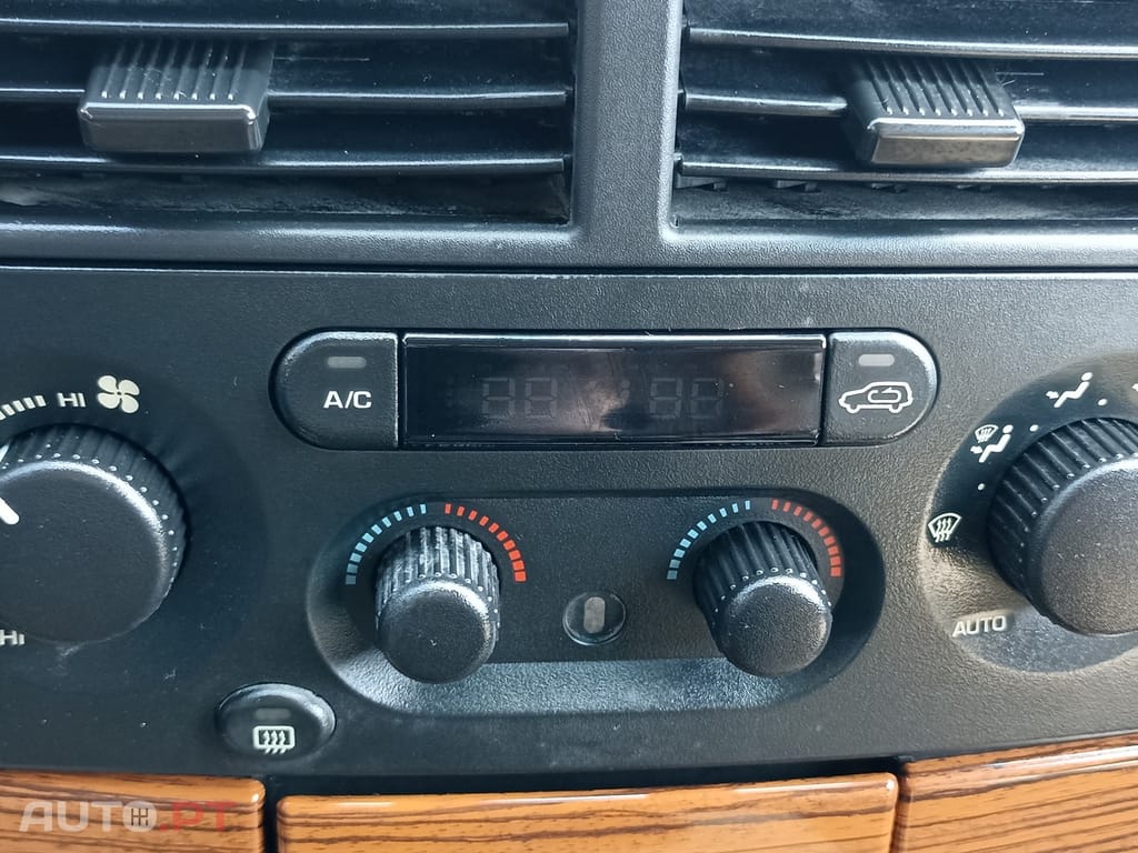 Jeep Grand Cherokee 4.0 Official