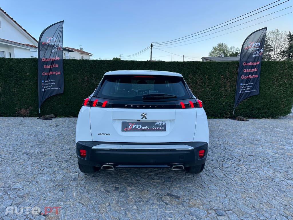 Peugeot 2008 1.2 PureTech Active EAT8