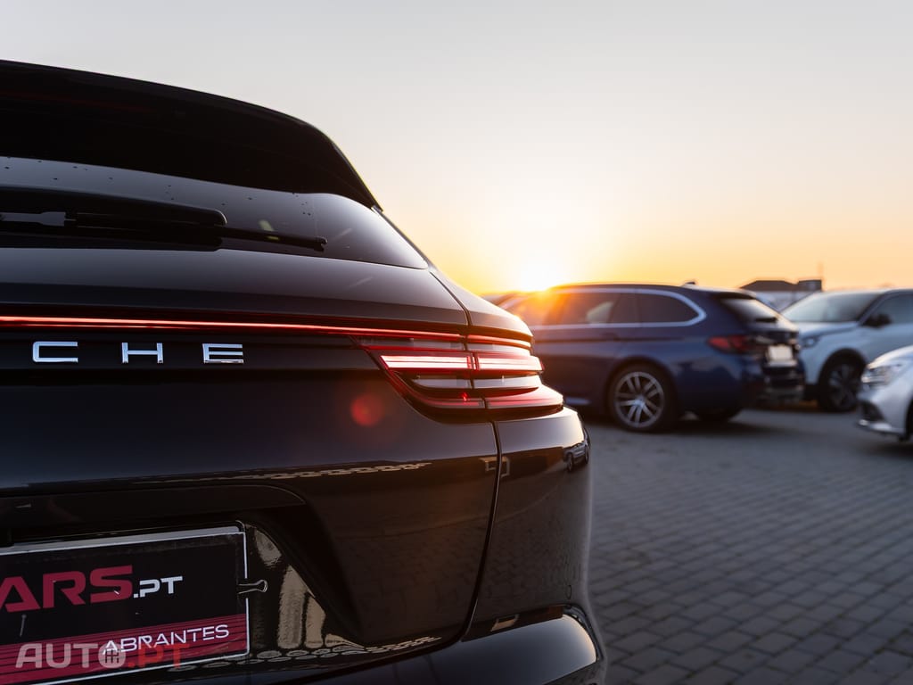 Porsche Panamera 4 E-Hybrid