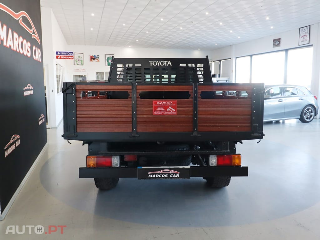 Toyota Hilux 2.4 D-4D 4WD CE CH