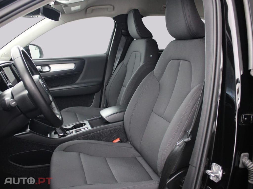 Volvo XC40 1.5 T2 MOMENTUM