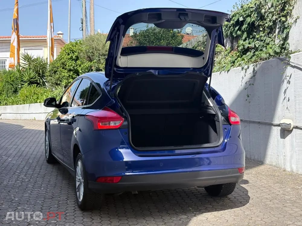 Ford Focus 1.0 EcoBoost S&S COOL&CONNECT DESIGN