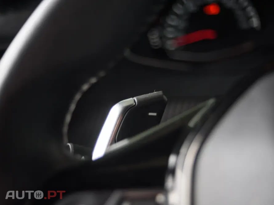 Peugeot 2008 PureTech 130 EAT8 Allure