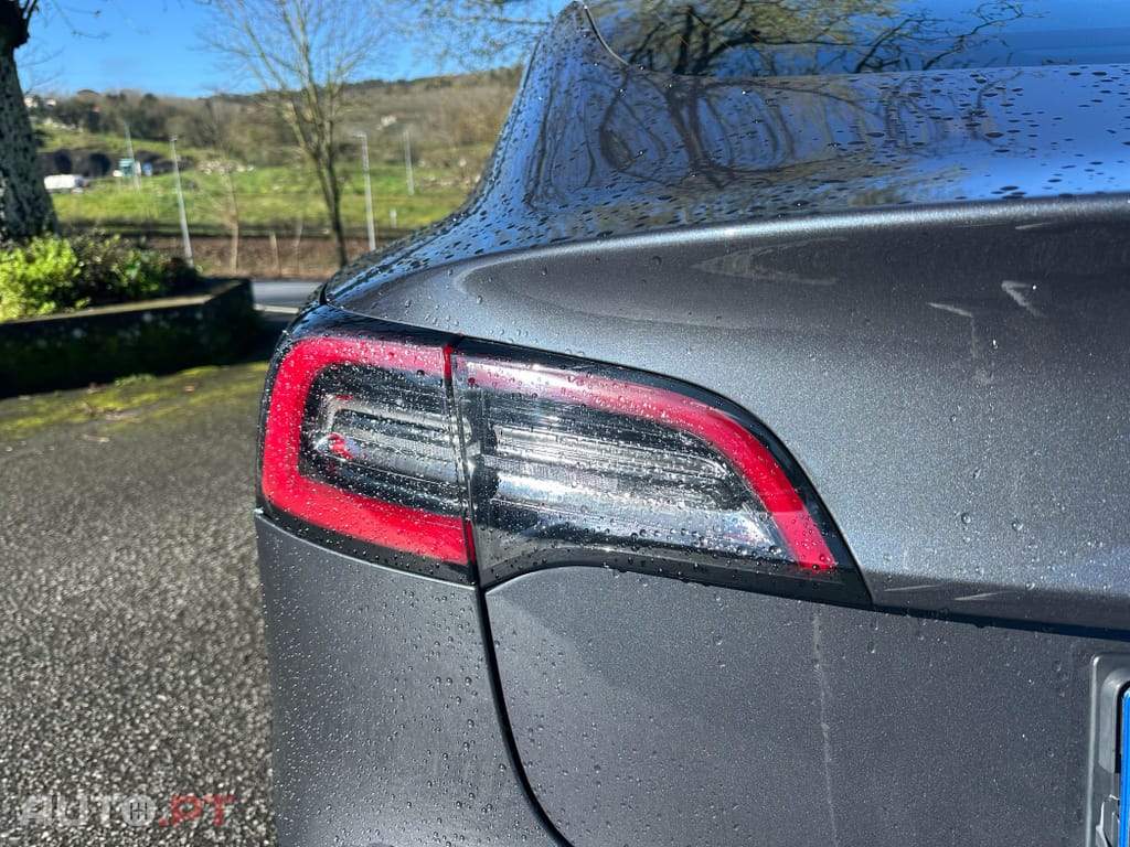 Tesla Model 3 Long-Range Dual Motor AWD