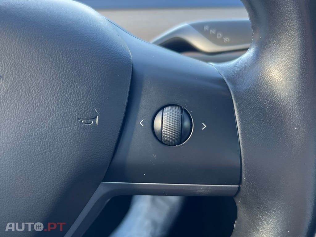 Tesla Model 3 Tração Traseira