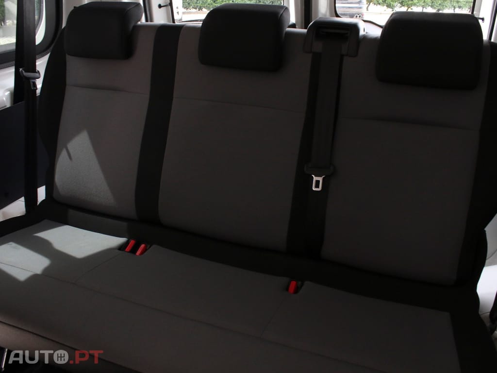 Peugeot Expert Outro