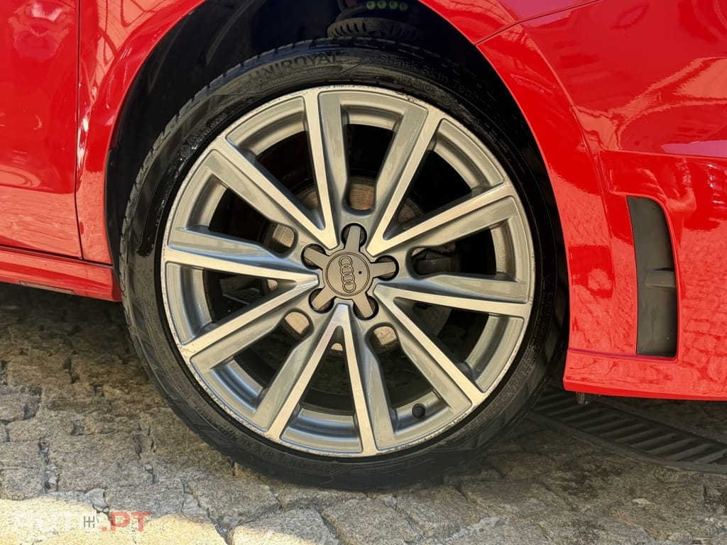 Audi A1 1.6 TDI S-line — fotografia 2