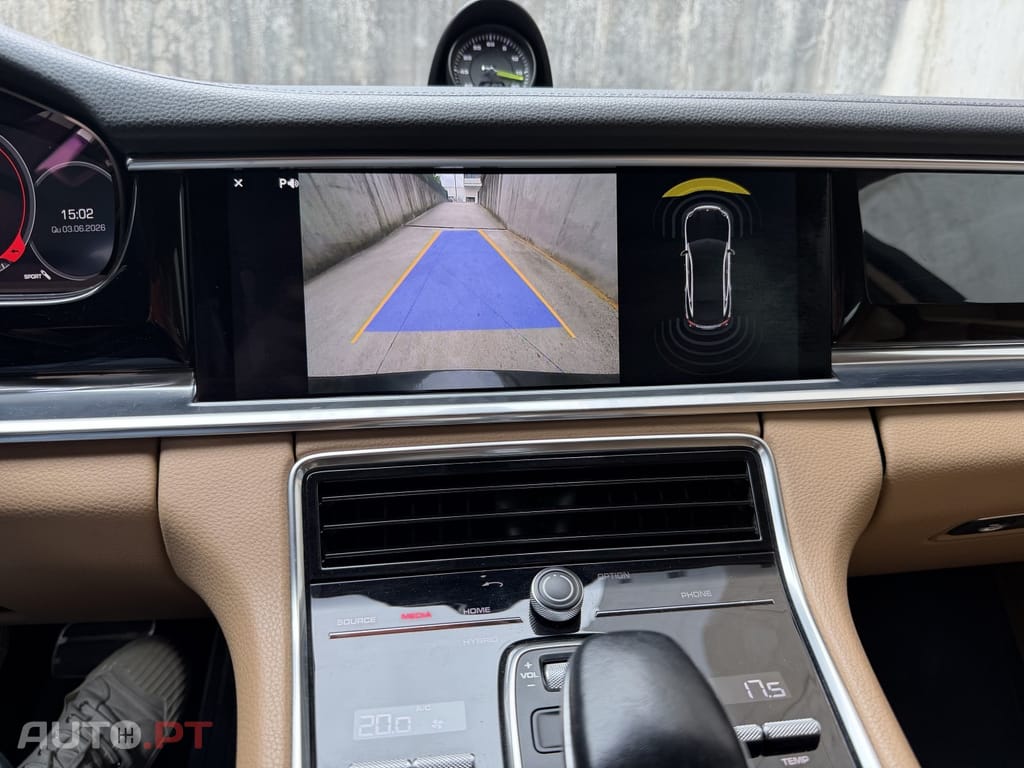 Porsche Panamera 4 E-Hybrid Platinum Edition