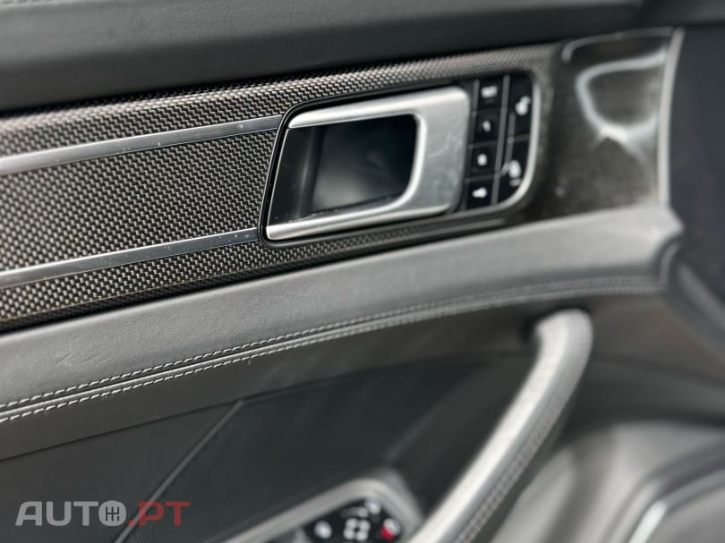 Porsche Panamera 4 E-Hybrid