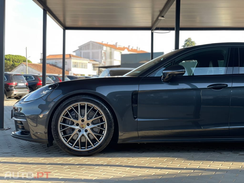 Porsche Panamera 4 E-Hybrid