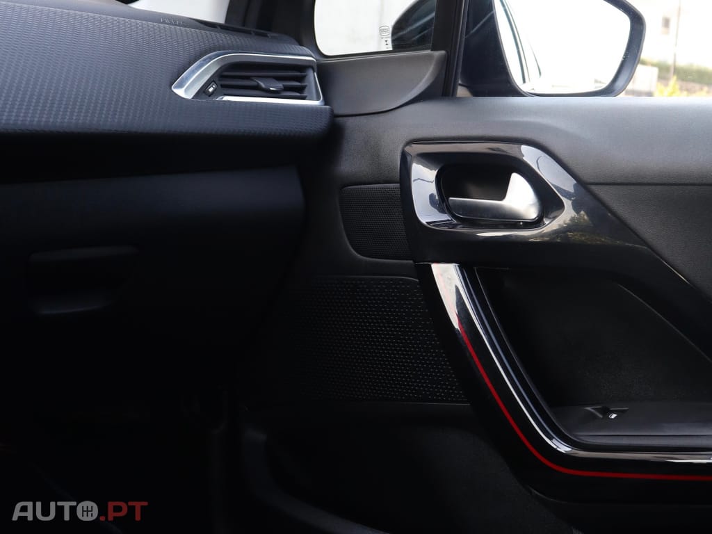 Peugeot 208 1.2 PureTech GT Line EAT6