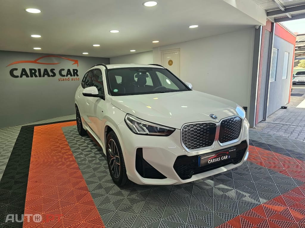 BMW iX1 eDrive20 Edição Desportiva M