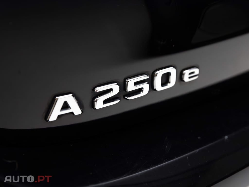 Mercedes-Benz A 250 e AMG Line