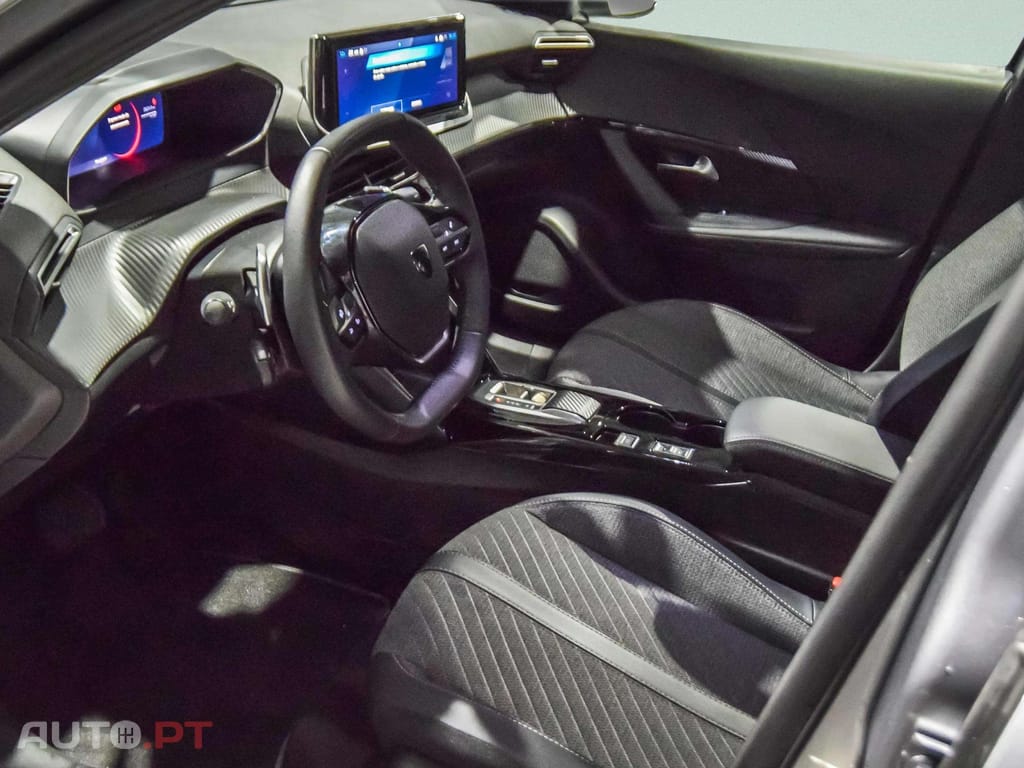 Peugeot 2008 1.2 Hybrid Allure e-DCS6