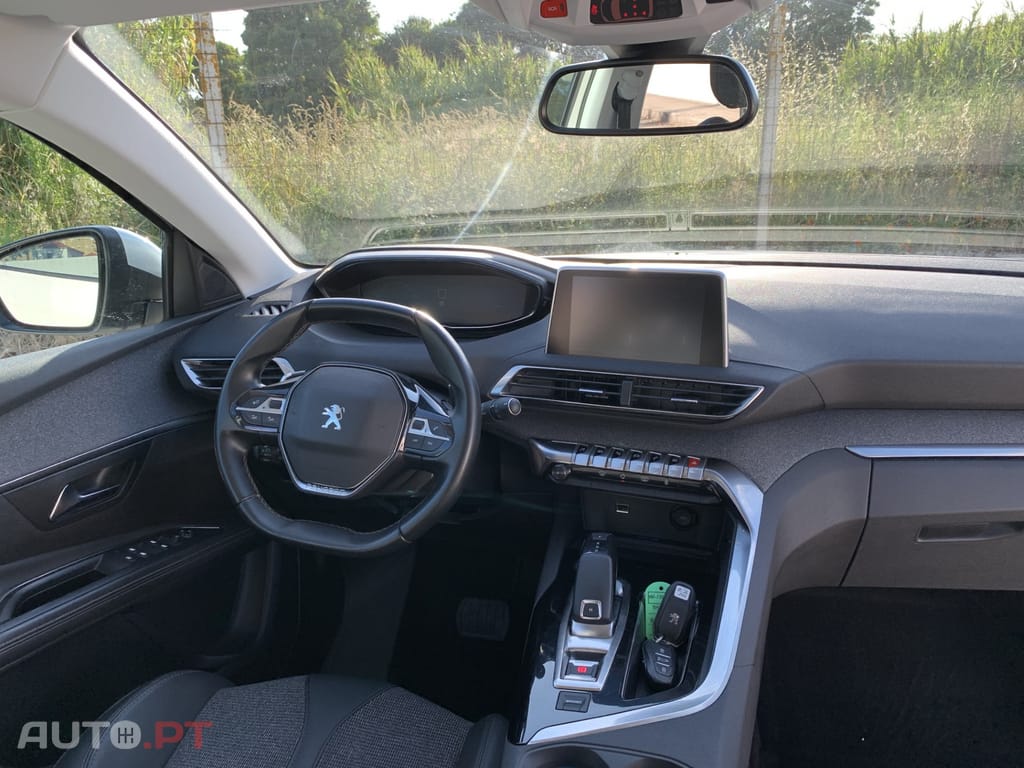 Peugeot 5008 1.5 BlueHDi Allure EAT8