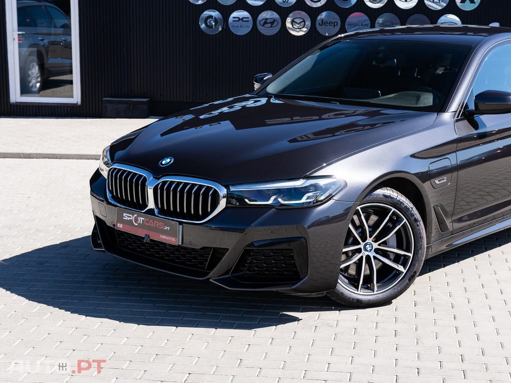 BMW 530 e Pack M — fotografia 4