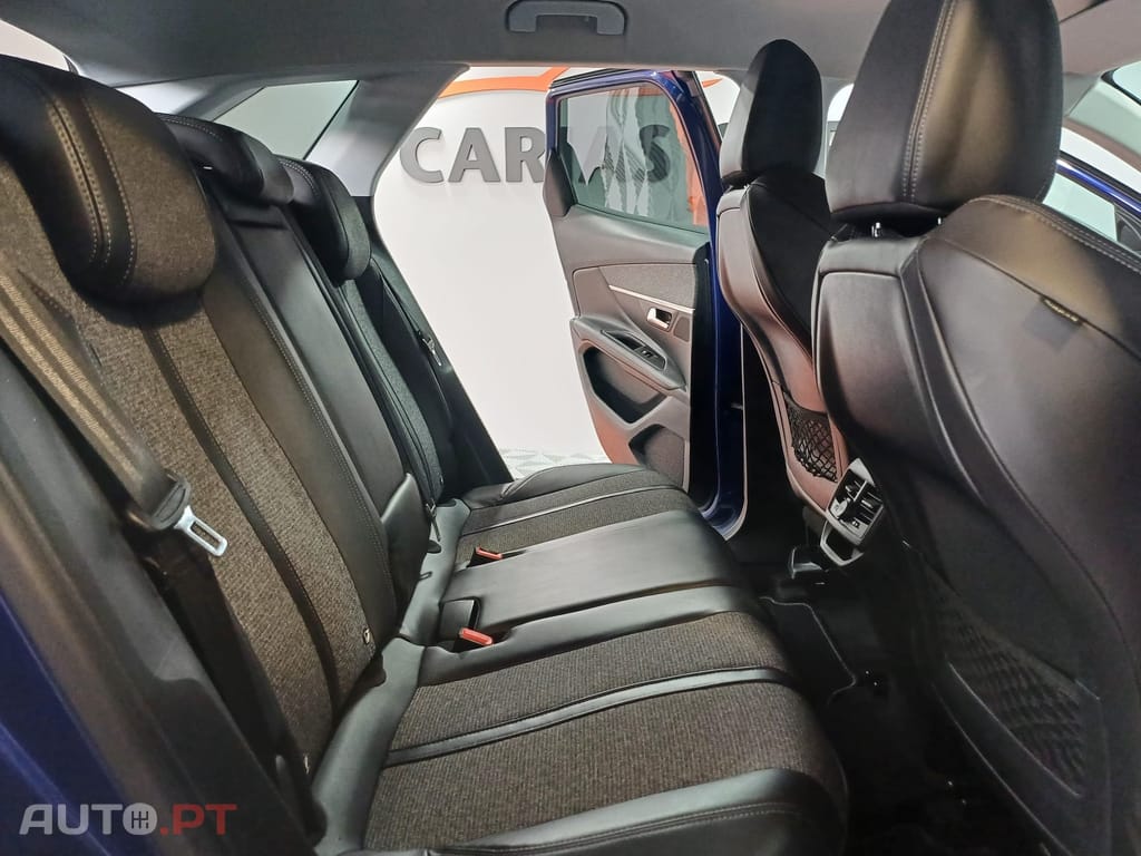 Peugeot 3008 1.5 BlueHDi Allure EAT8