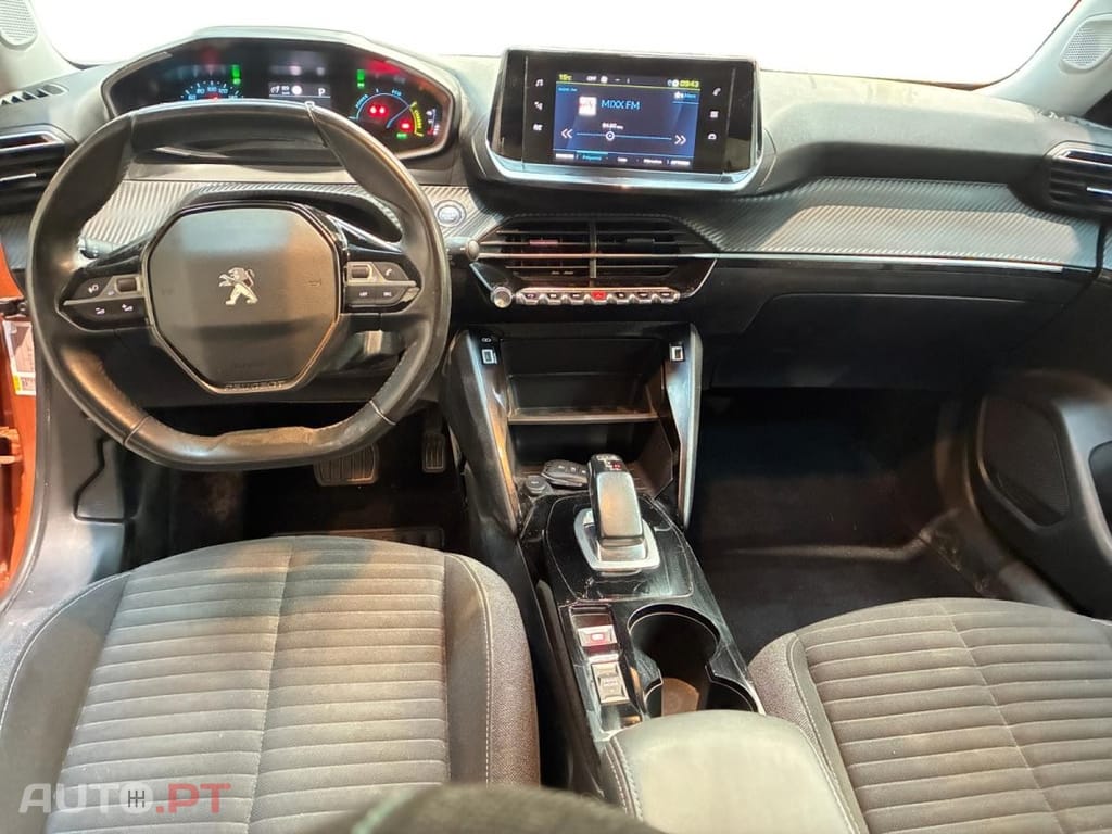 Peugeot E-2008 Style